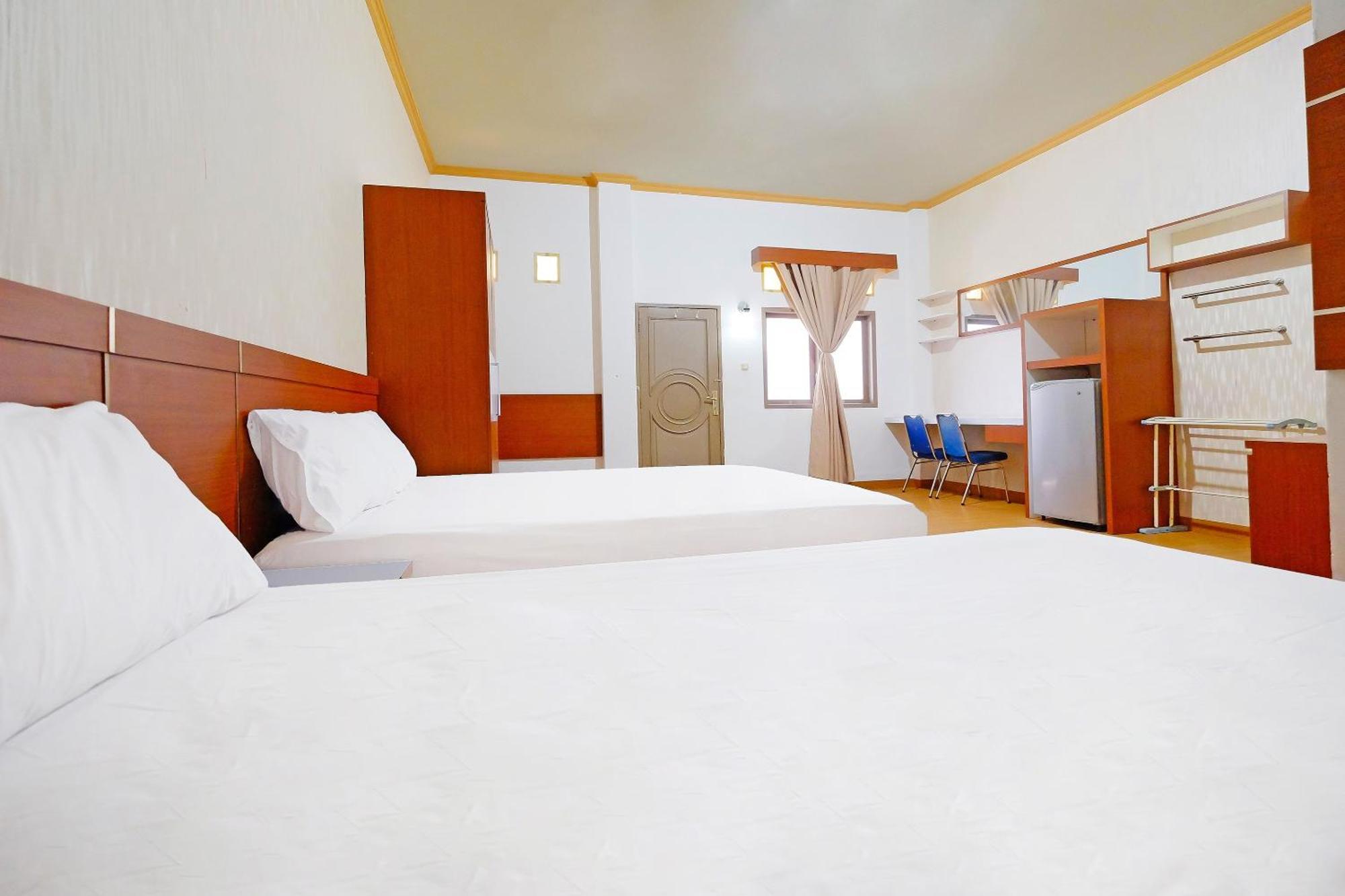 Collection O 91046 Hotel Remaja Indah Masamba Екстер'єр фото