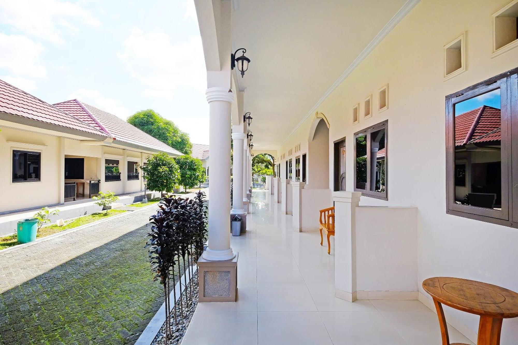 Collection O 91046 Hotel Remaja Indah Masamba Екстер'єр фото