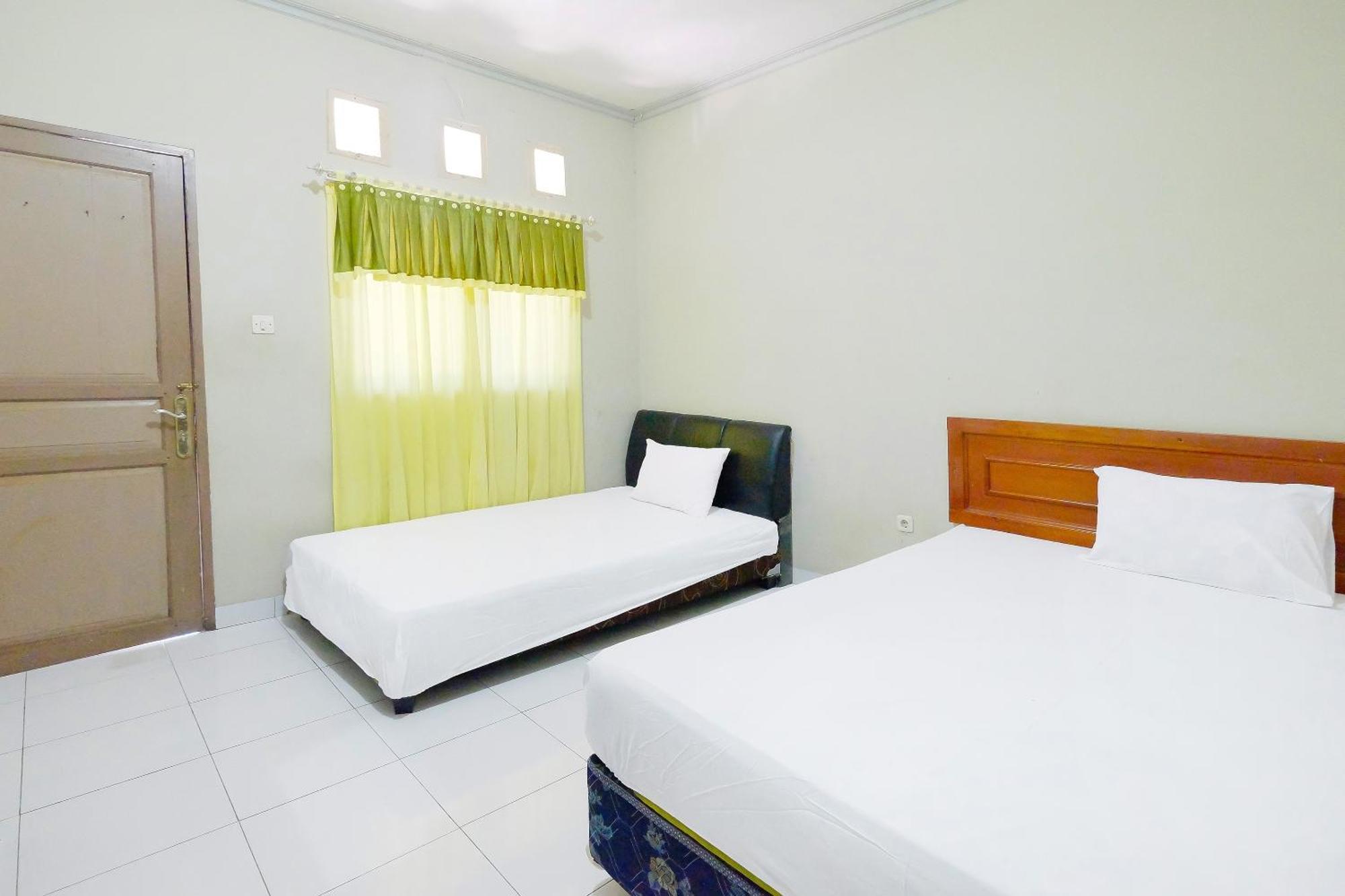Collection O 91046 Hotel Remaja Indah Masamba Екстер'єр фото