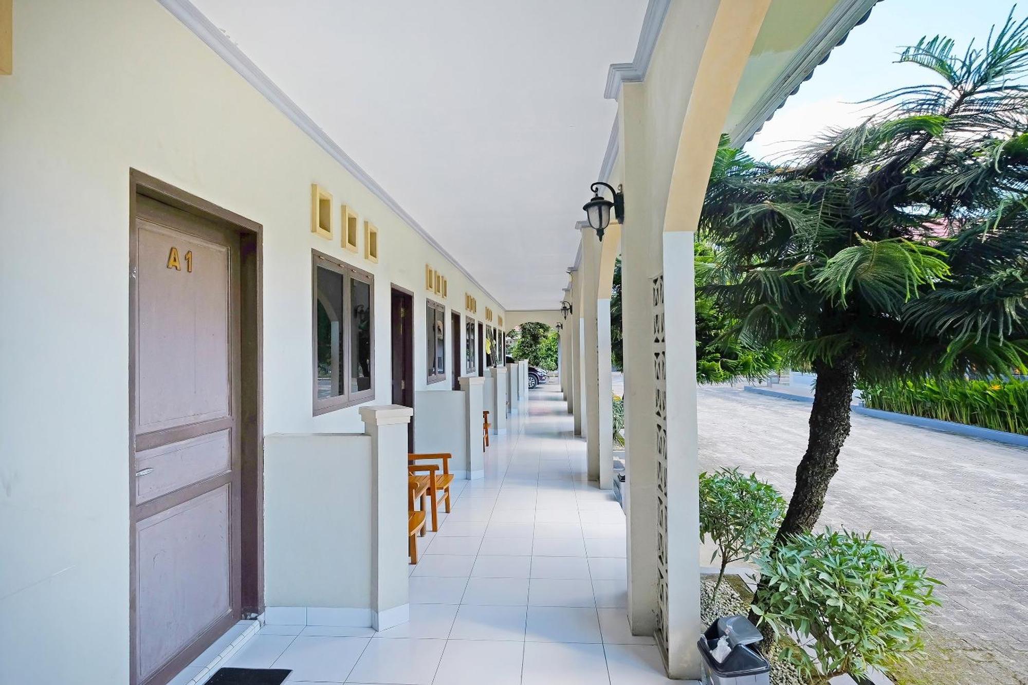 Collection O 91046 Hotel Remaja Indah Masamba Екстер'єр фото